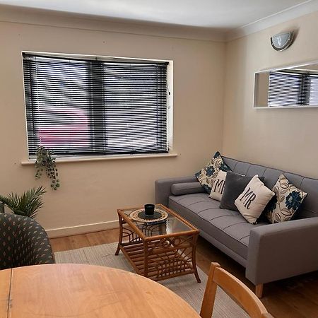 Sea Breeze Apartments Porthcawl - Ground Floor Nottage Екстер'єр фото